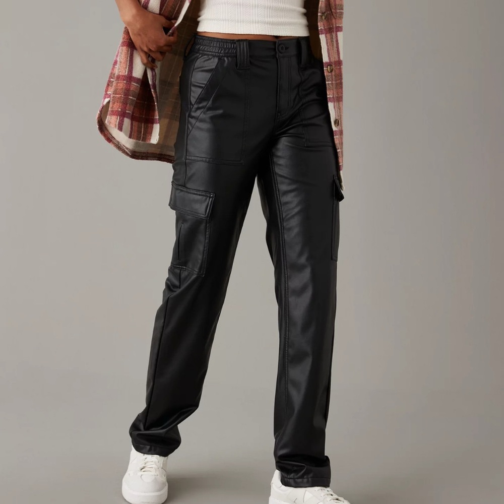 American Eagle Stretch Black Vegan Leather Straight Leg Cargo Pants Size 0r